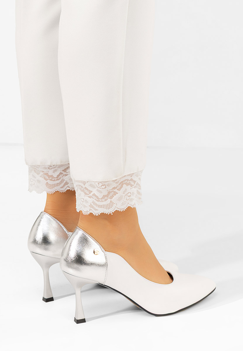 Białe czółenka na szpilce Karita