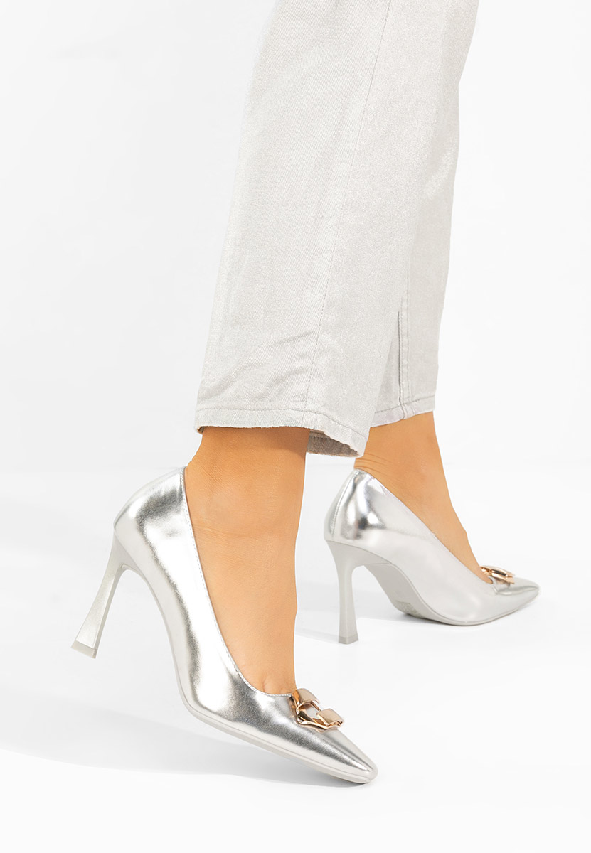 Srebrne czółenka na szpilce Xeresa