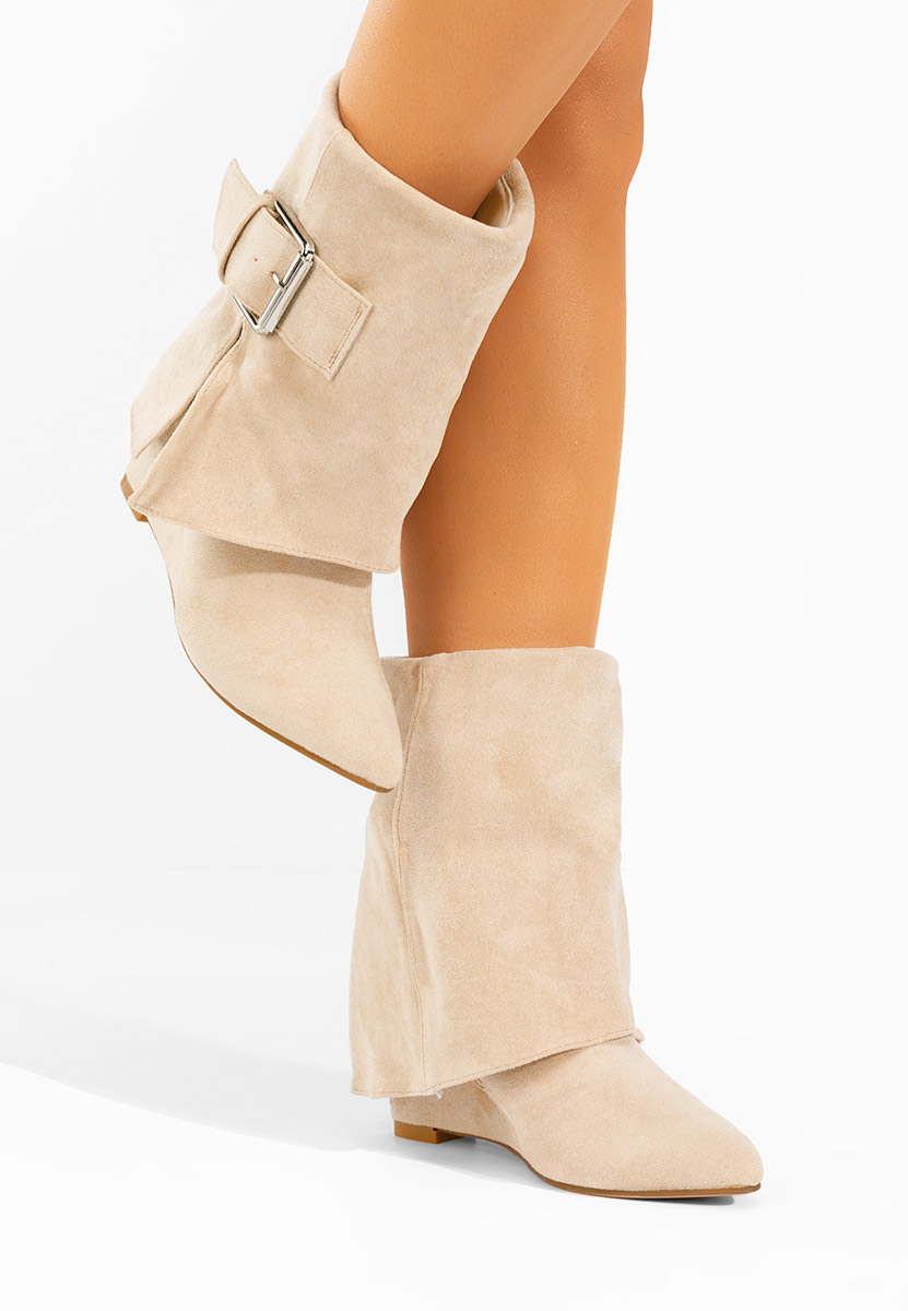 Beżowe botki na koturnie Irinea