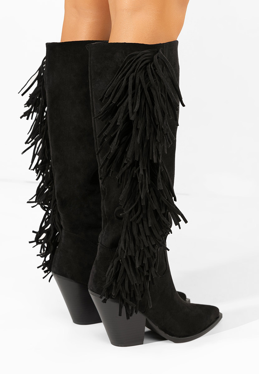 Czarne kozaki na słupku Brania