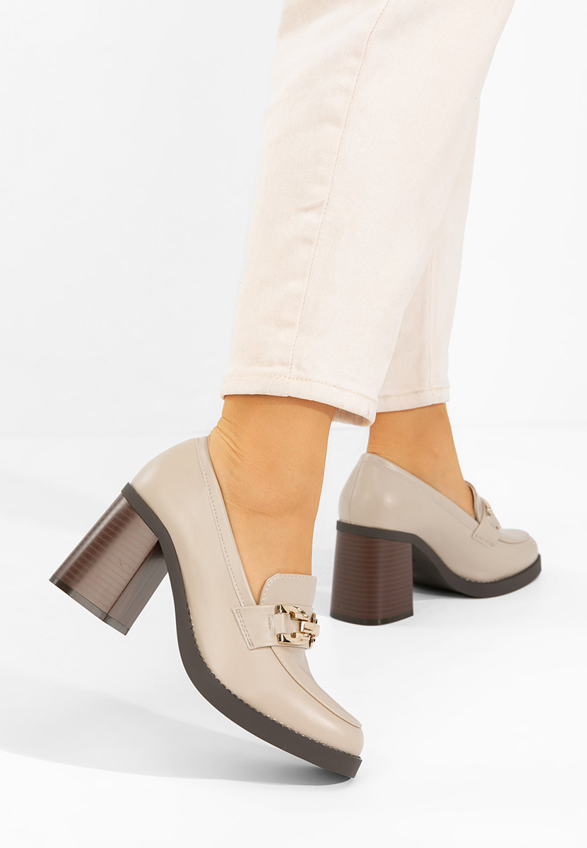 Beżowe mokasyny na słupku Zienna