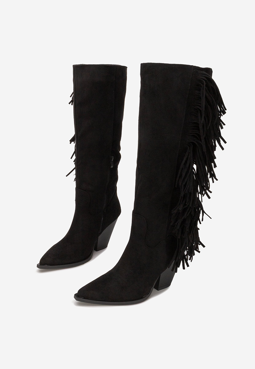 Czarne kozaki na słupku Brania