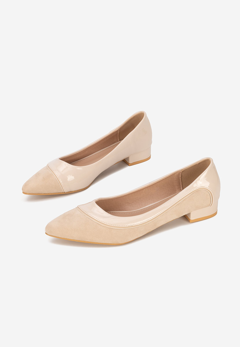 Beżowe czółenka na niskim obcasie Casildia