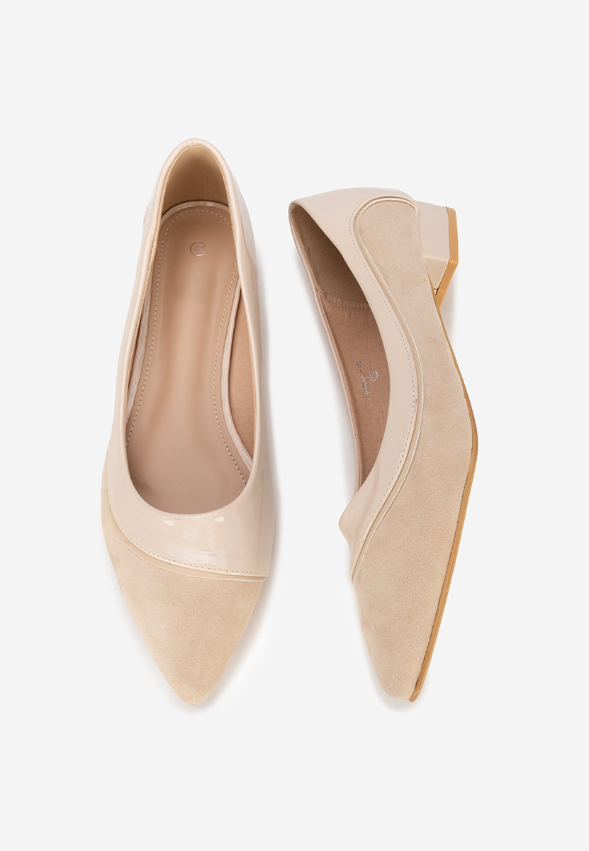 Beżowe czółenka na niskim obcasie Casildia