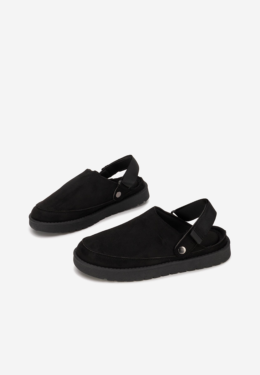 Czarne drewniaki Simiona