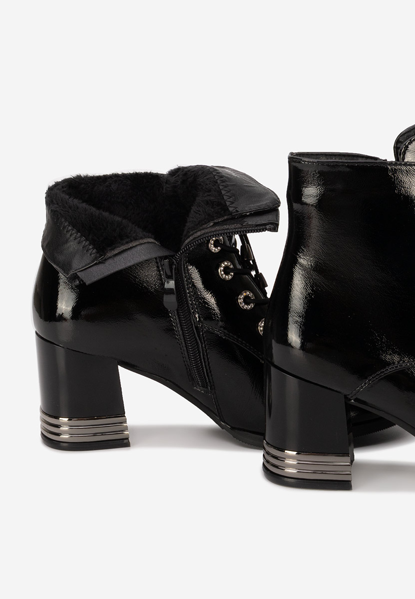 Czarne botki na słupku Takina