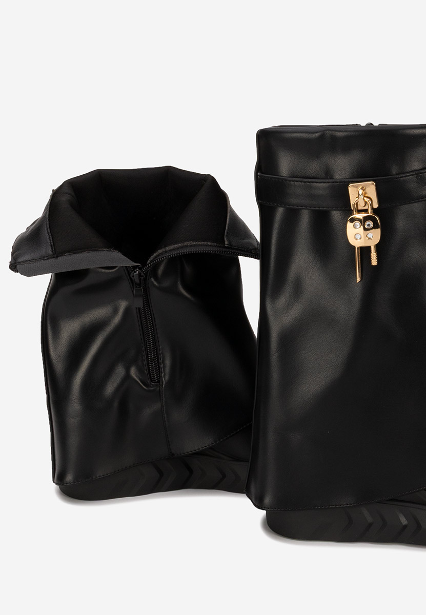 Czarne kozaki na koturnie Serena