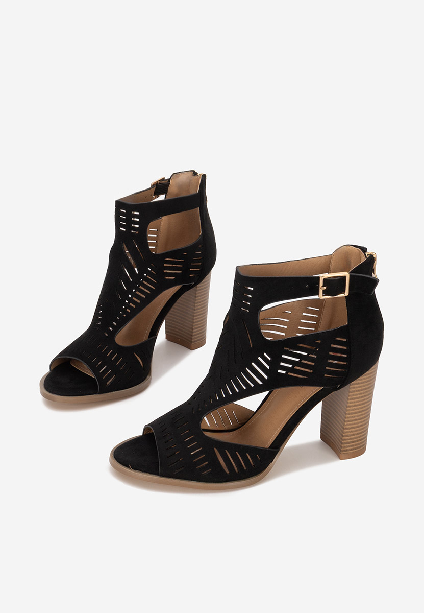 Czarne sandały na słupku Cassey