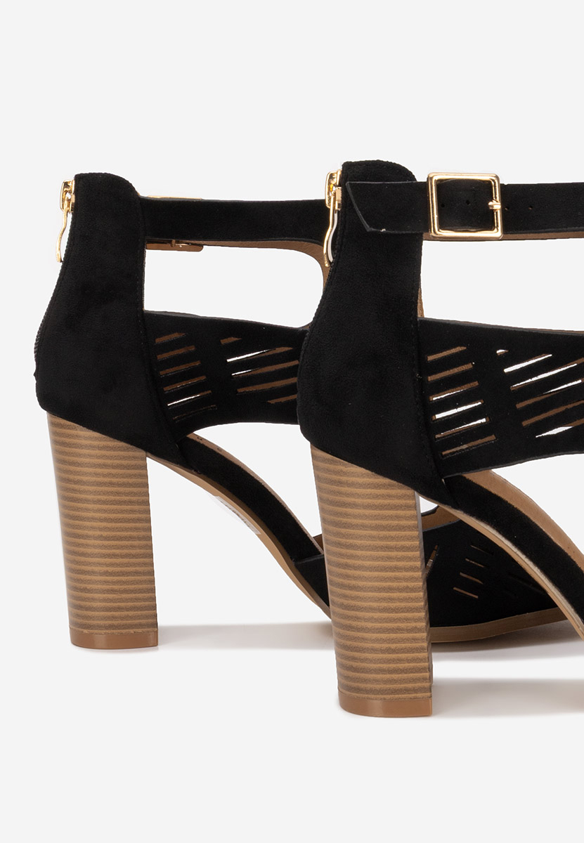 Czarne sandały na słupku Cassey