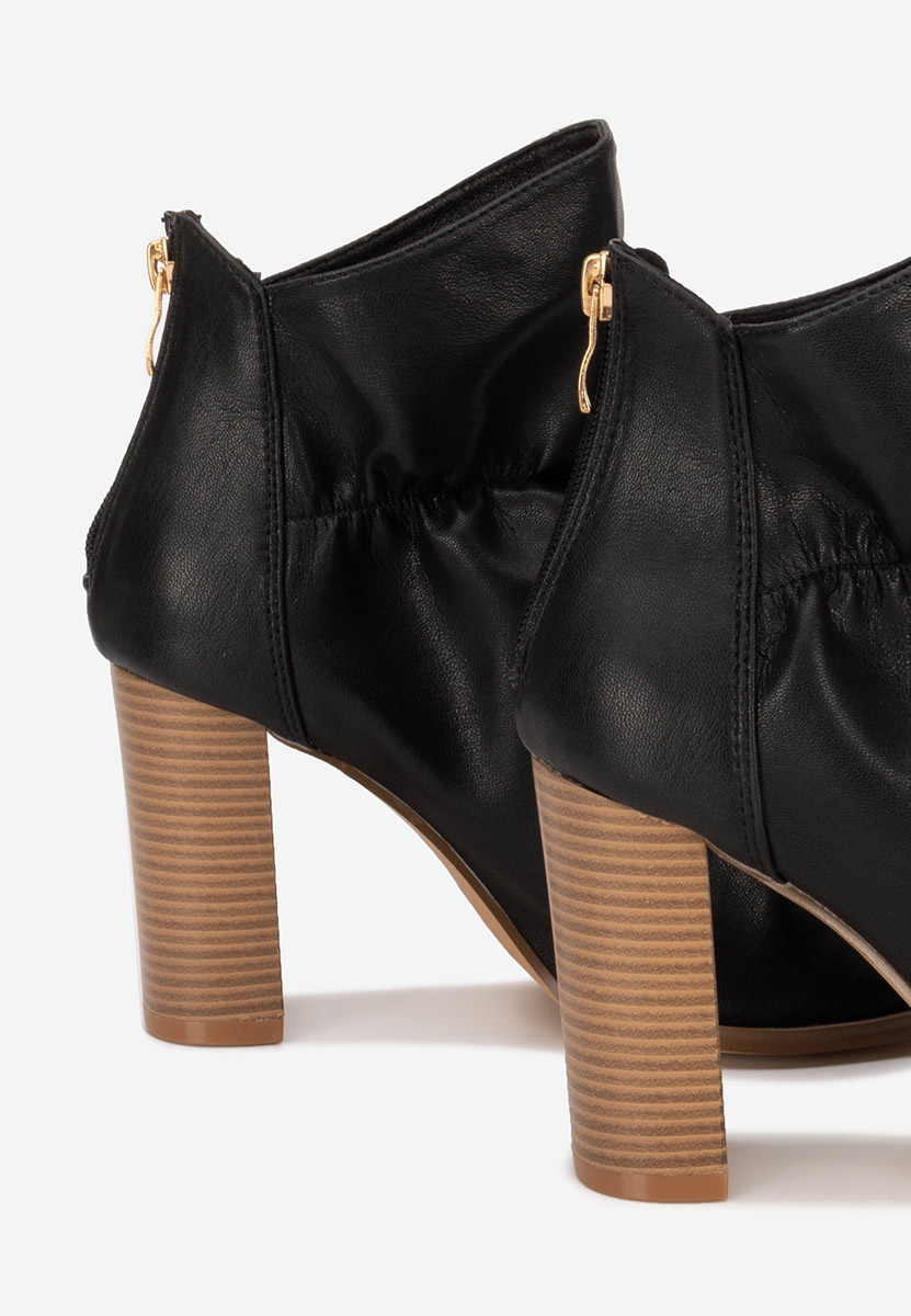 Czarne botki na słupku Jeanelle