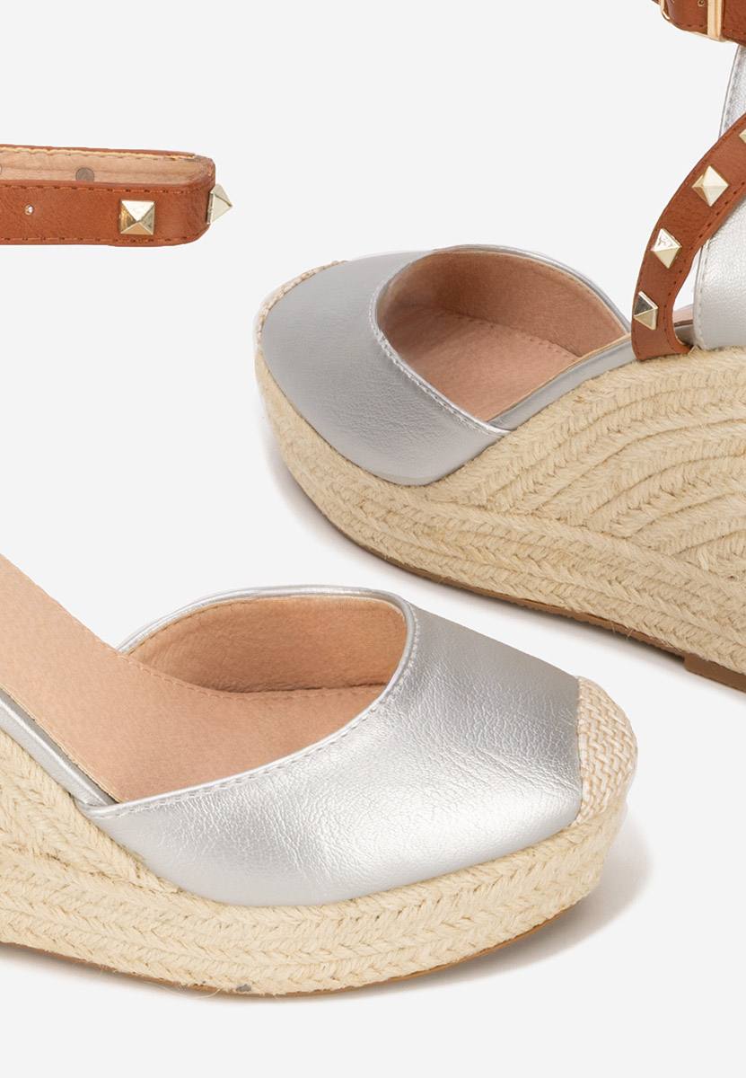 Srebrne sandały na koturnie Riviella