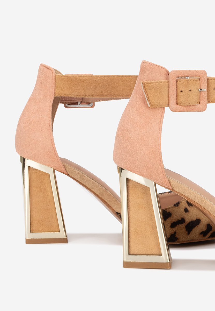 Panterkowe czółenka na słupku Rebecka