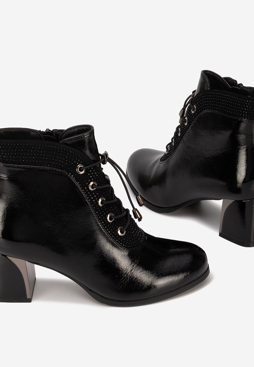 Czarne botki na słupku Larae