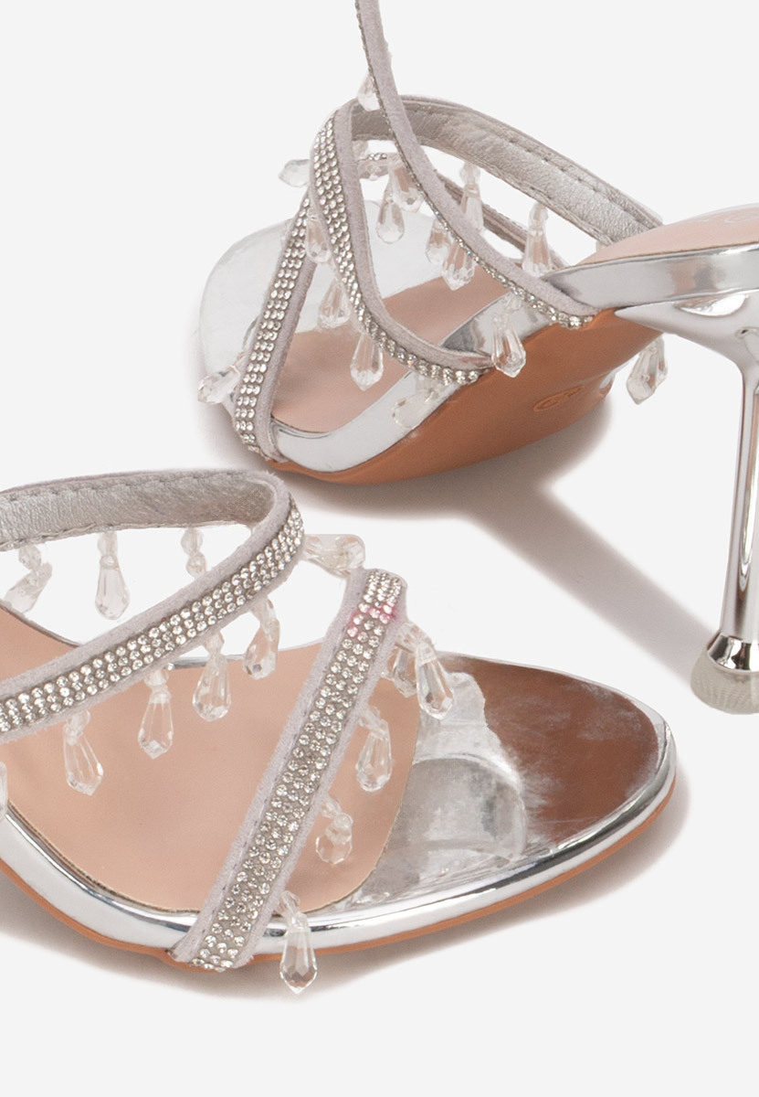 Srebrne sandały na szpilce Calisa