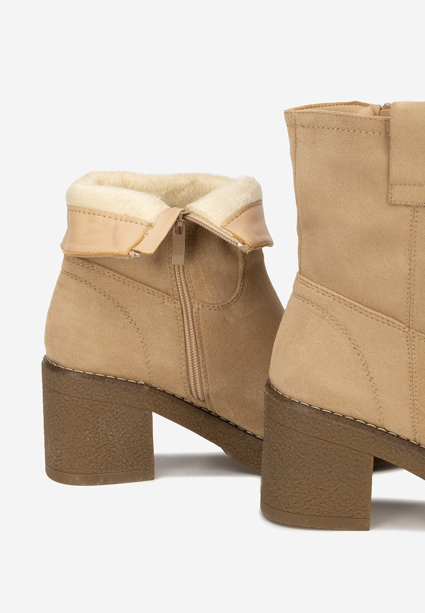 Beżowe botki na słupku Livona