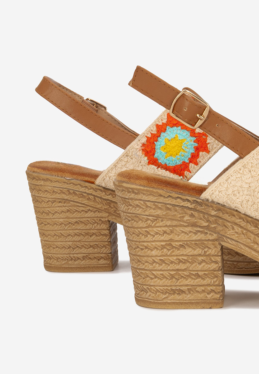 Beżowe sandały na słupku i platformie Zeina V3