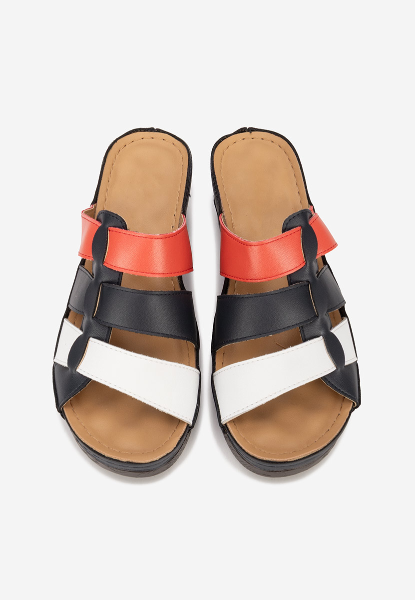 Granatowe klapki na platformie Adryana