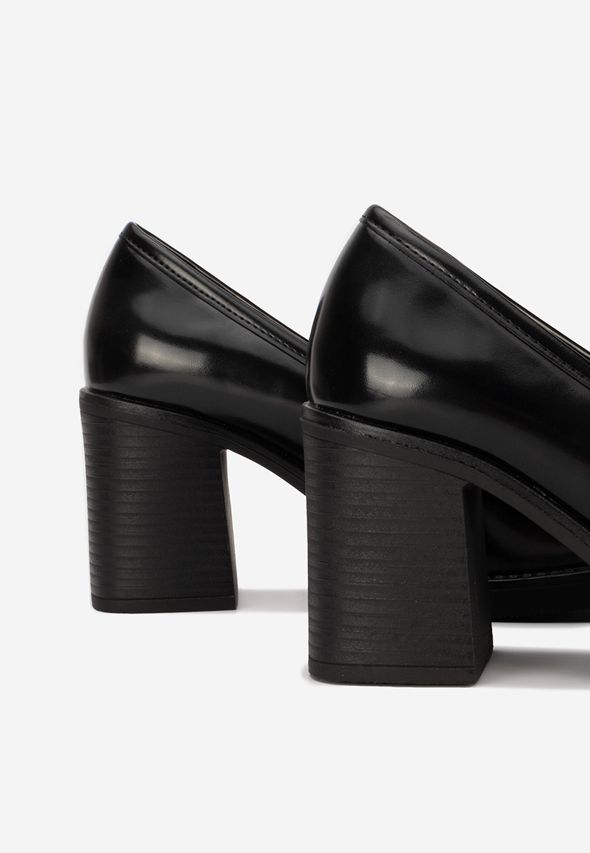 Czarne mokasyny na słupku Selira