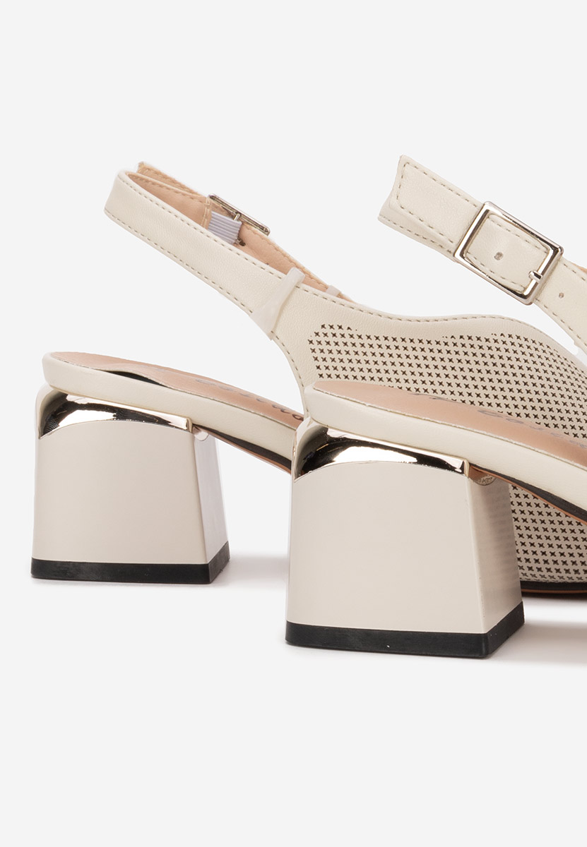 Beżowe sandały na słupku Lacie