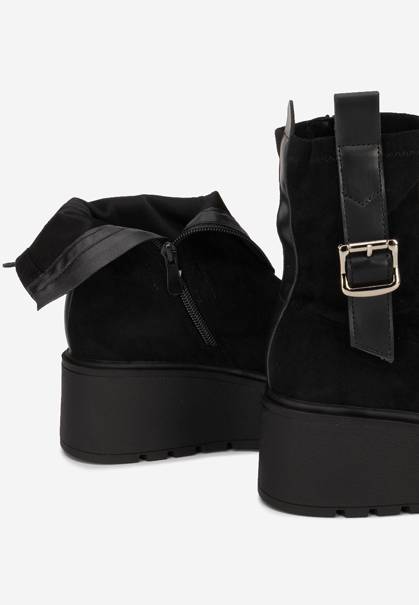 Czarne botki na platformie Jeanina