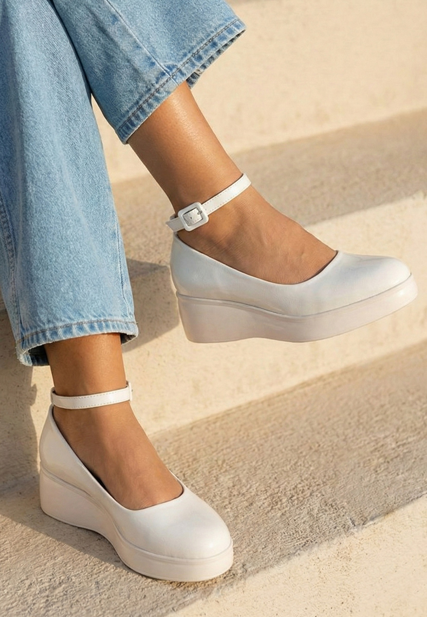Białe półbuty na platformie Evelyne