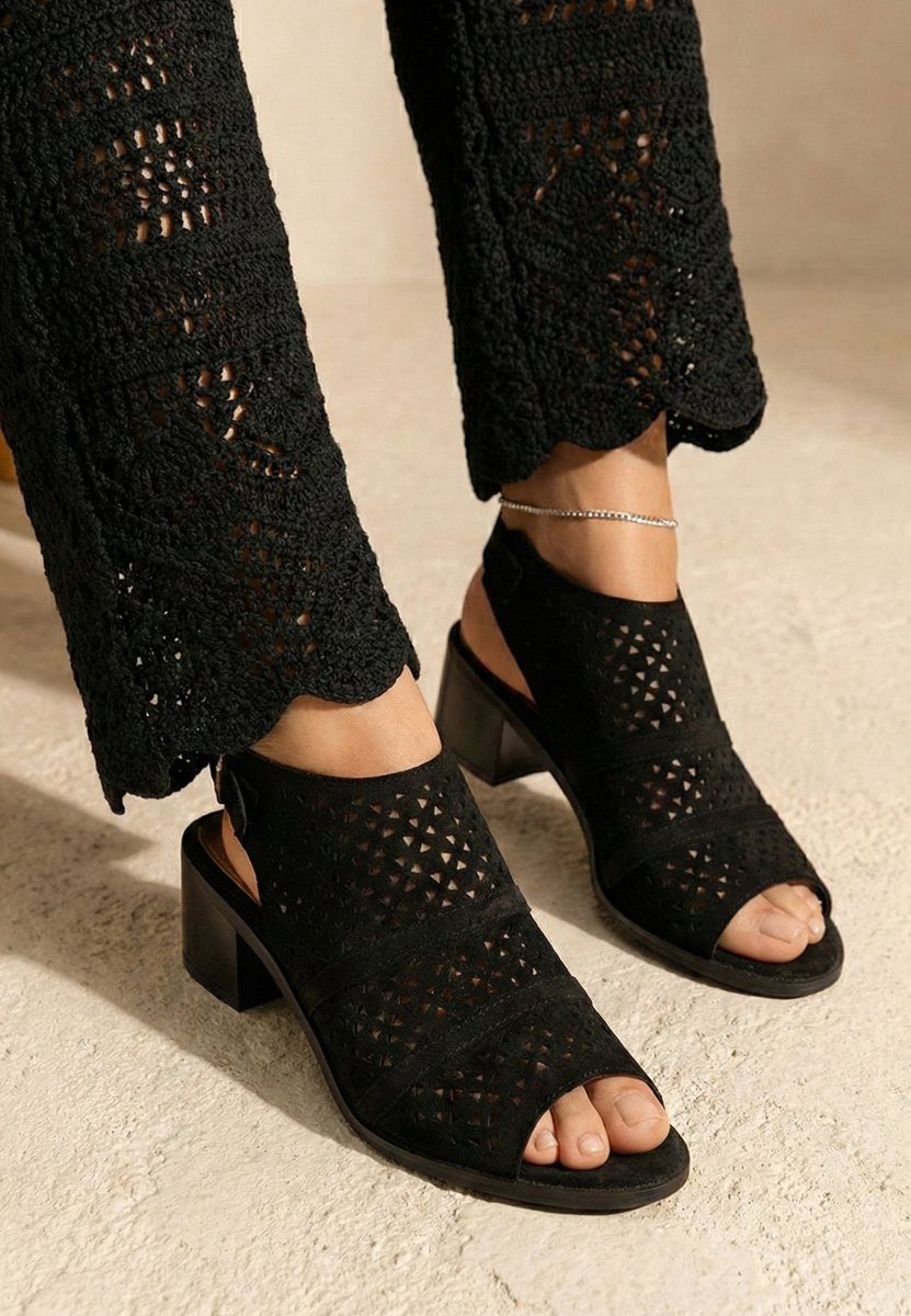 Czarne sandały na niskim słupku Skarlet