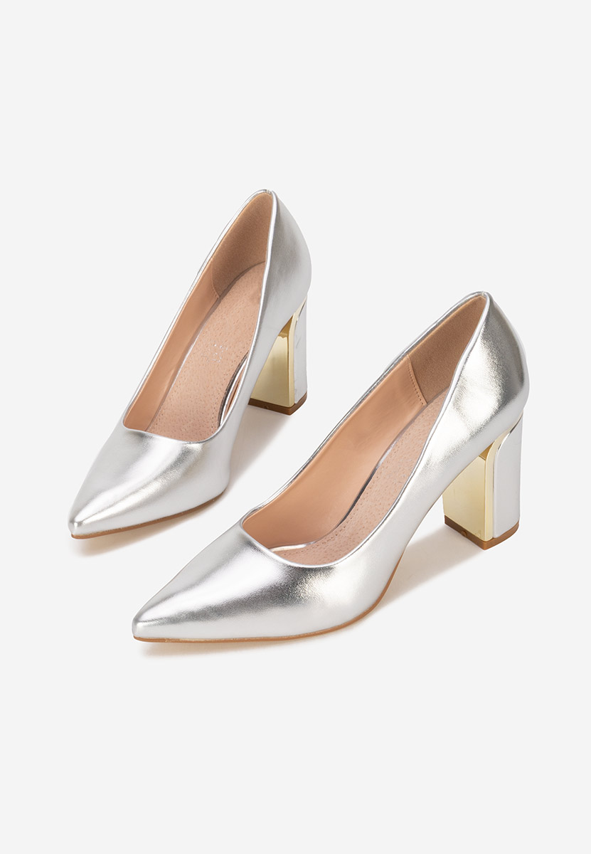 Srebrne czółenka na słupku Geoanaa