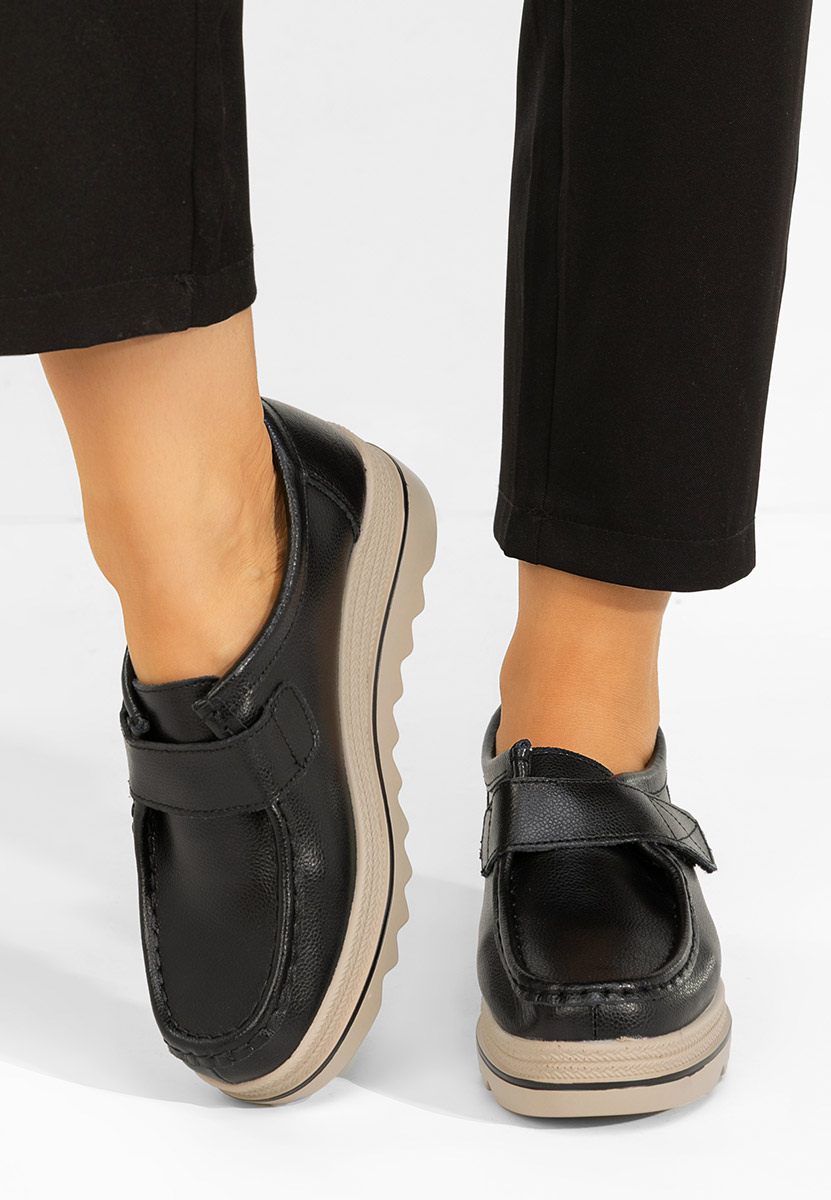 Czarne mokasyny na koturnie Hanina