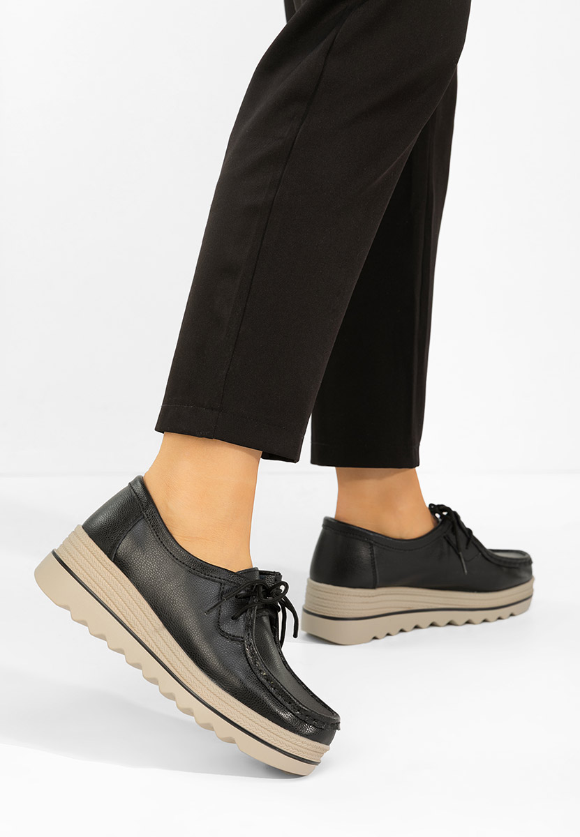 Czarne mokasyny na koturnie Evelinia