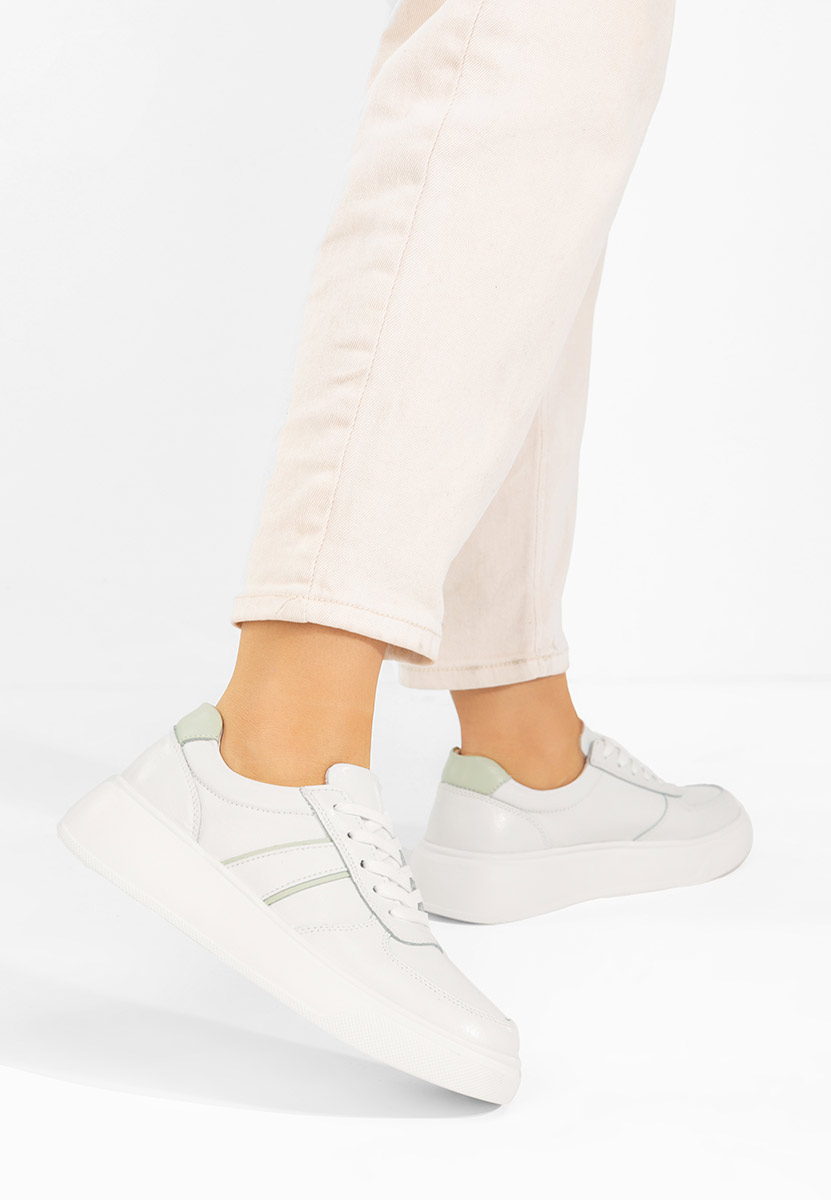 Białe sneakersy na platformie Herera