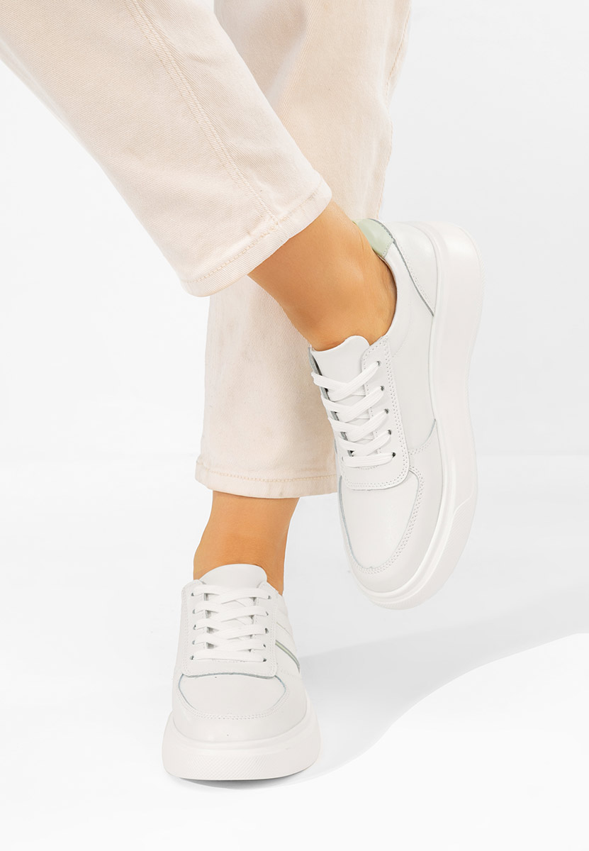 Białe sneakersy na platformie Herera