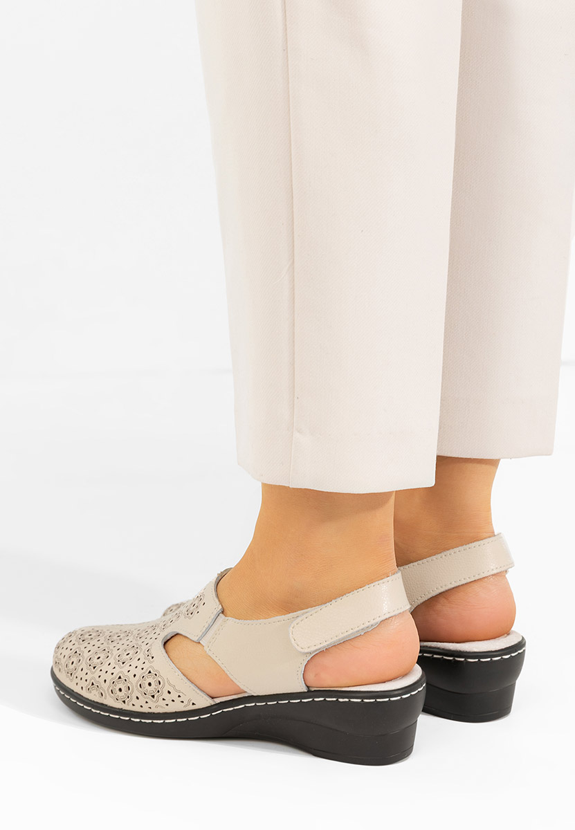 Beżowe czółenka bez pięt Ofelya