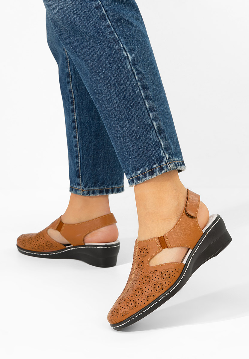 Camelowe czółenka bez pięt Ofelya