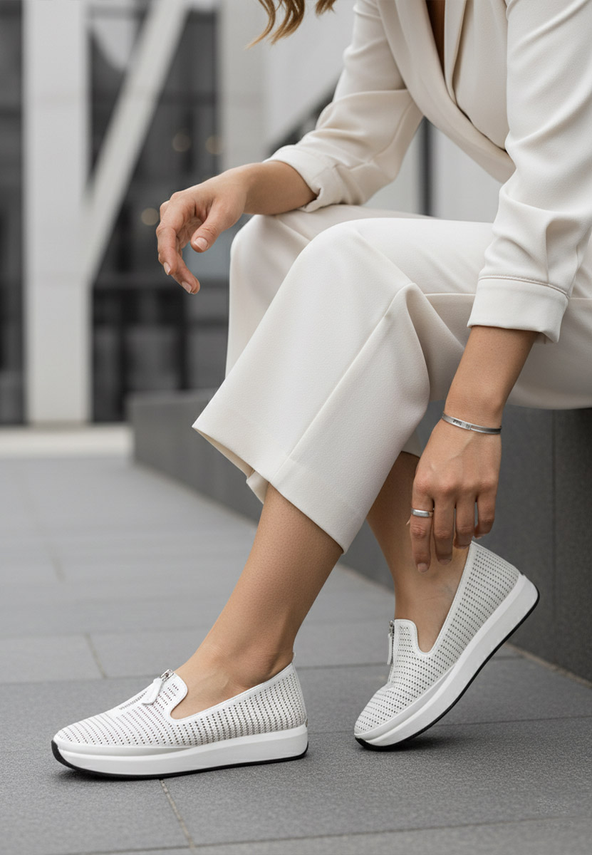 Białe półbuty damskie Finnia