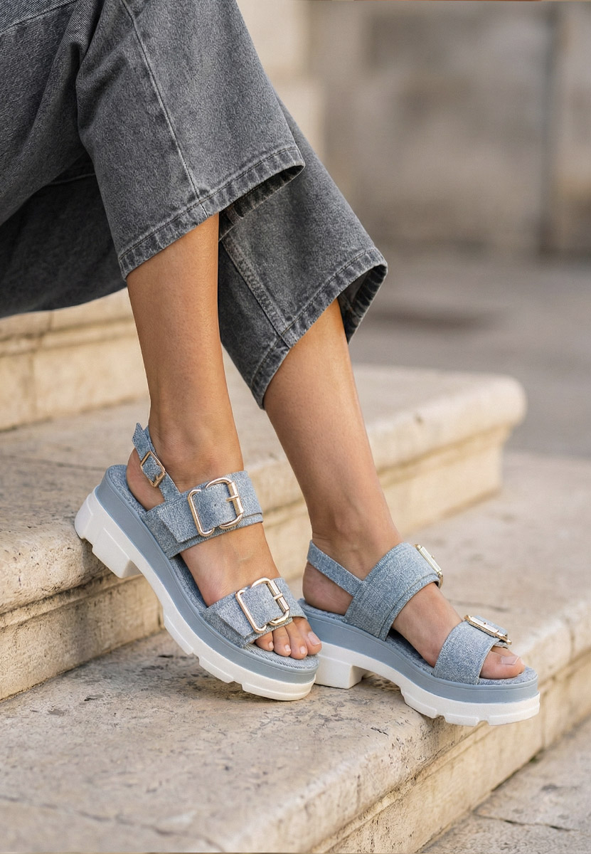 Niebieski sandały na platformie Raphaela