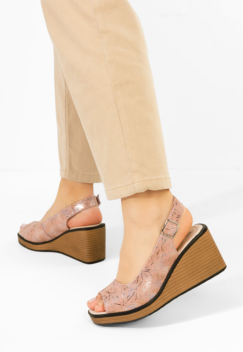 Różowe sandały na koturnie skórzane Samiria