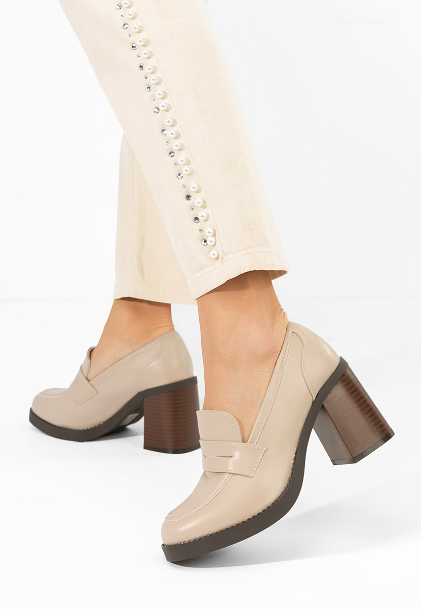 Beżowe mokasyny na słupku Zenova