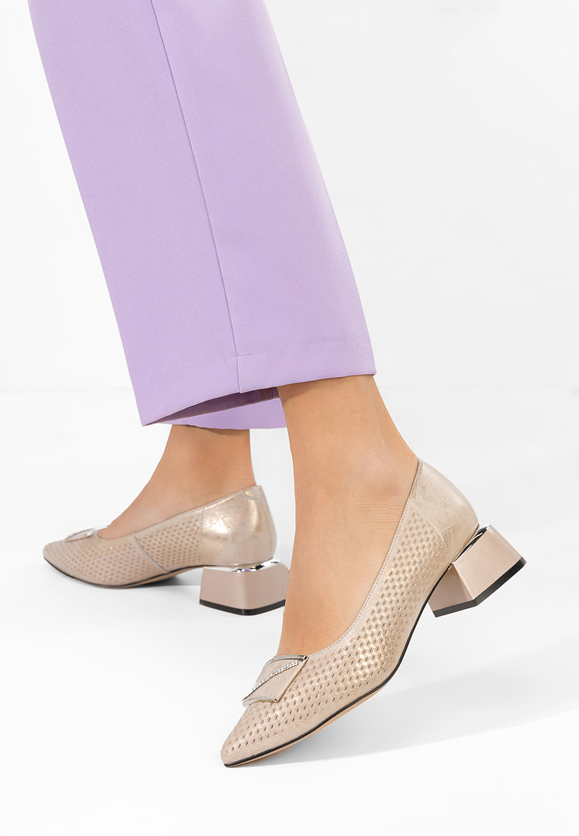 Beżowe czółenka na słupku Jennie