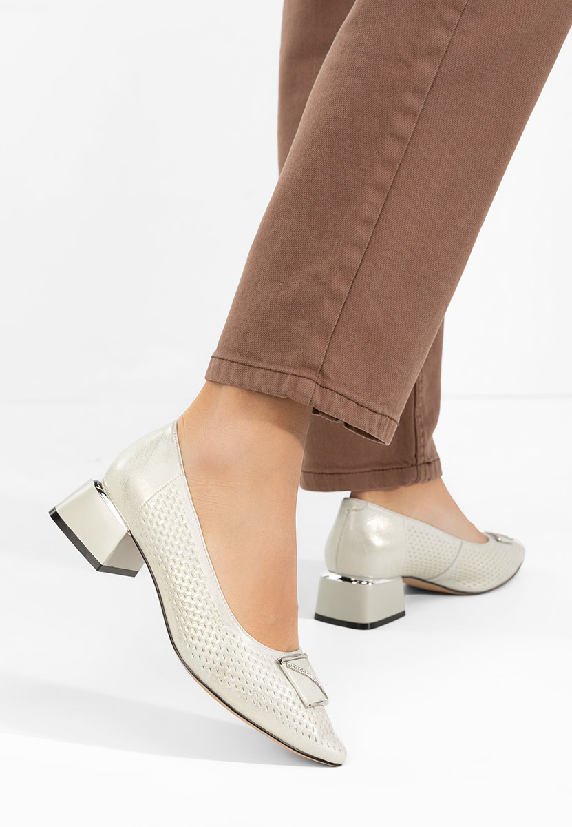 Szare czółenka na słupku Jennie