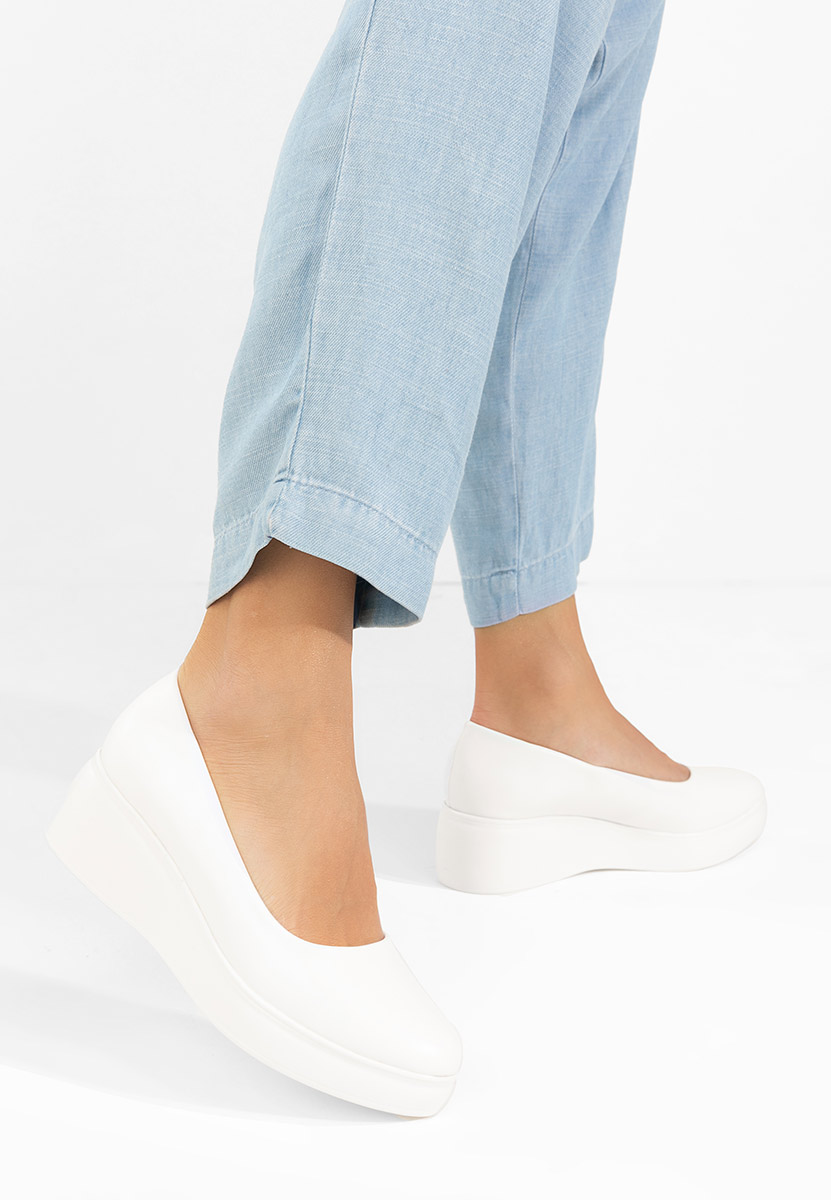 Białe półbuty na platformie Milanca