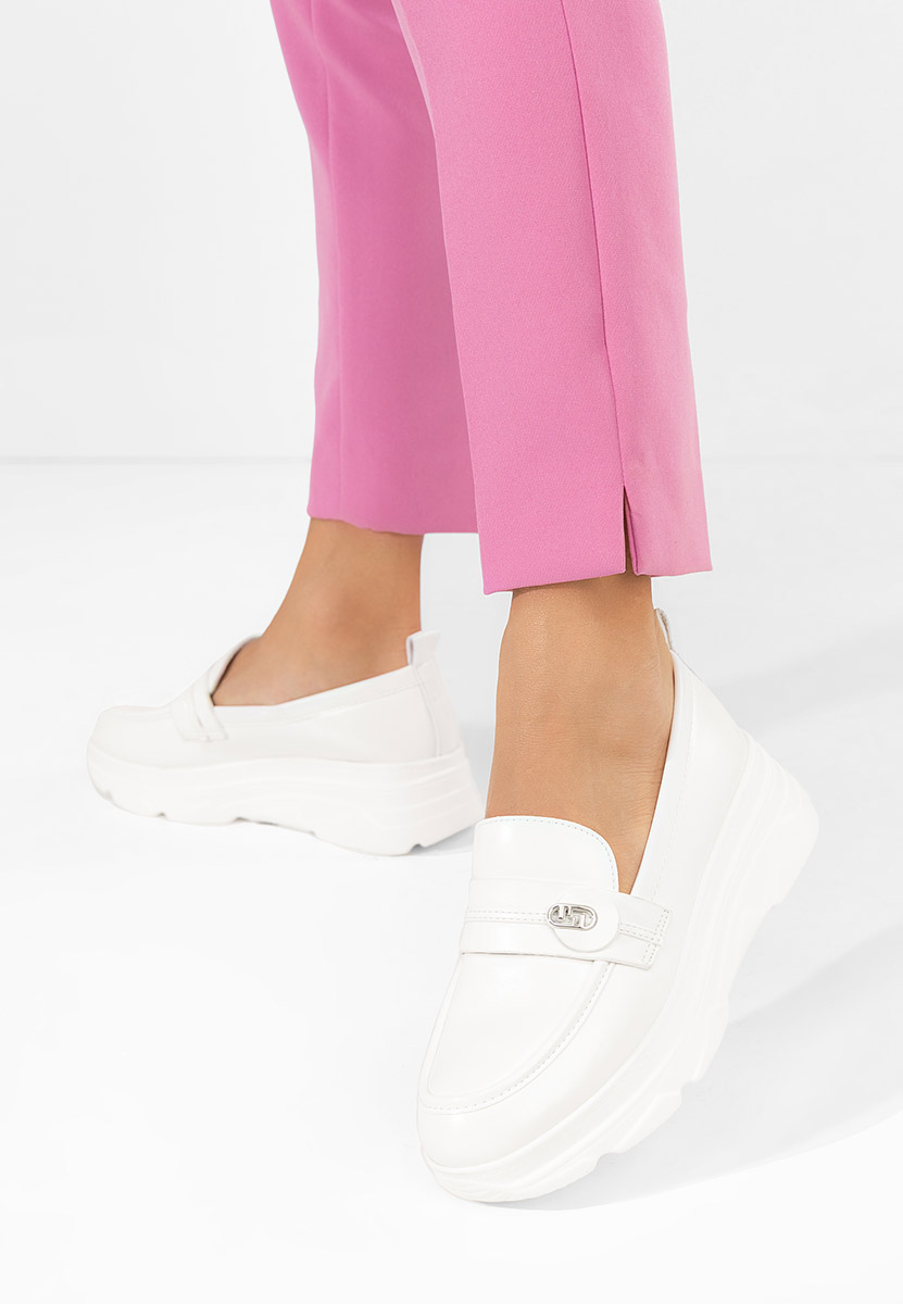 Białe mokasyny na koturnie Anhelica