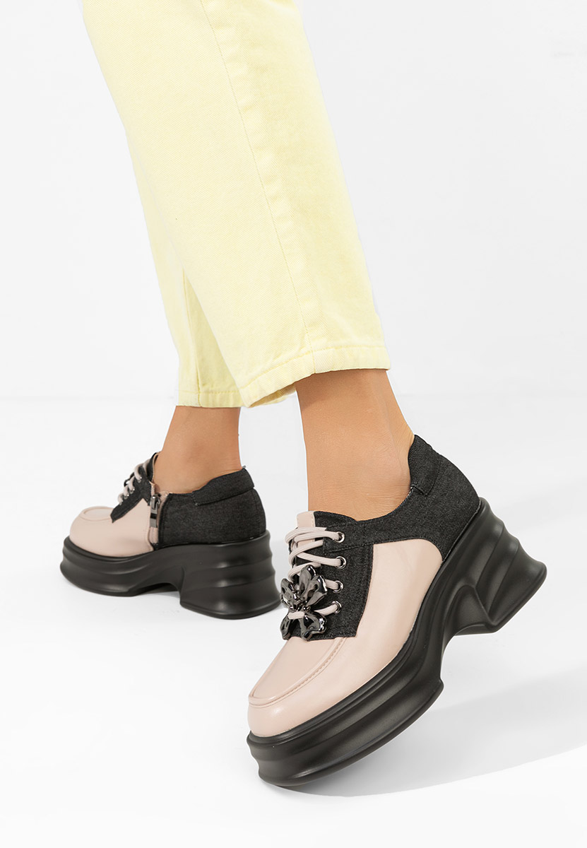 Beżowe mokasyny na słupku Manilla