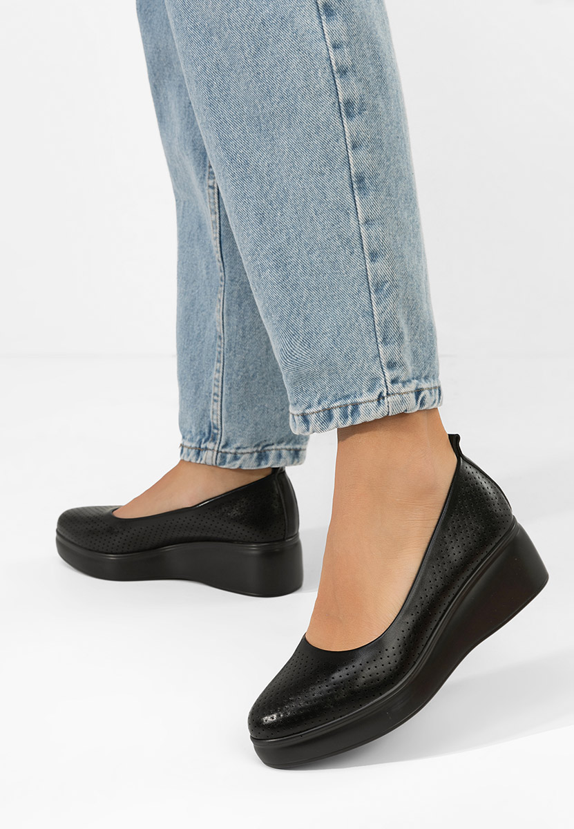 Czarne czółenka na platformie Danetia