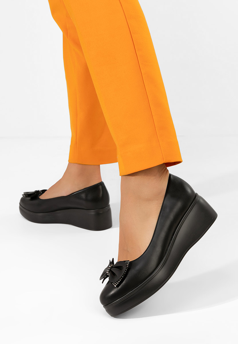 Czarne czółenka na platformie Liliane