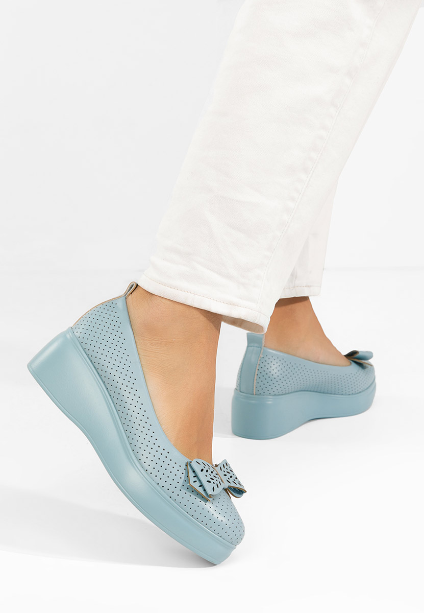 Niebieskie czółenka na platformie Latefa