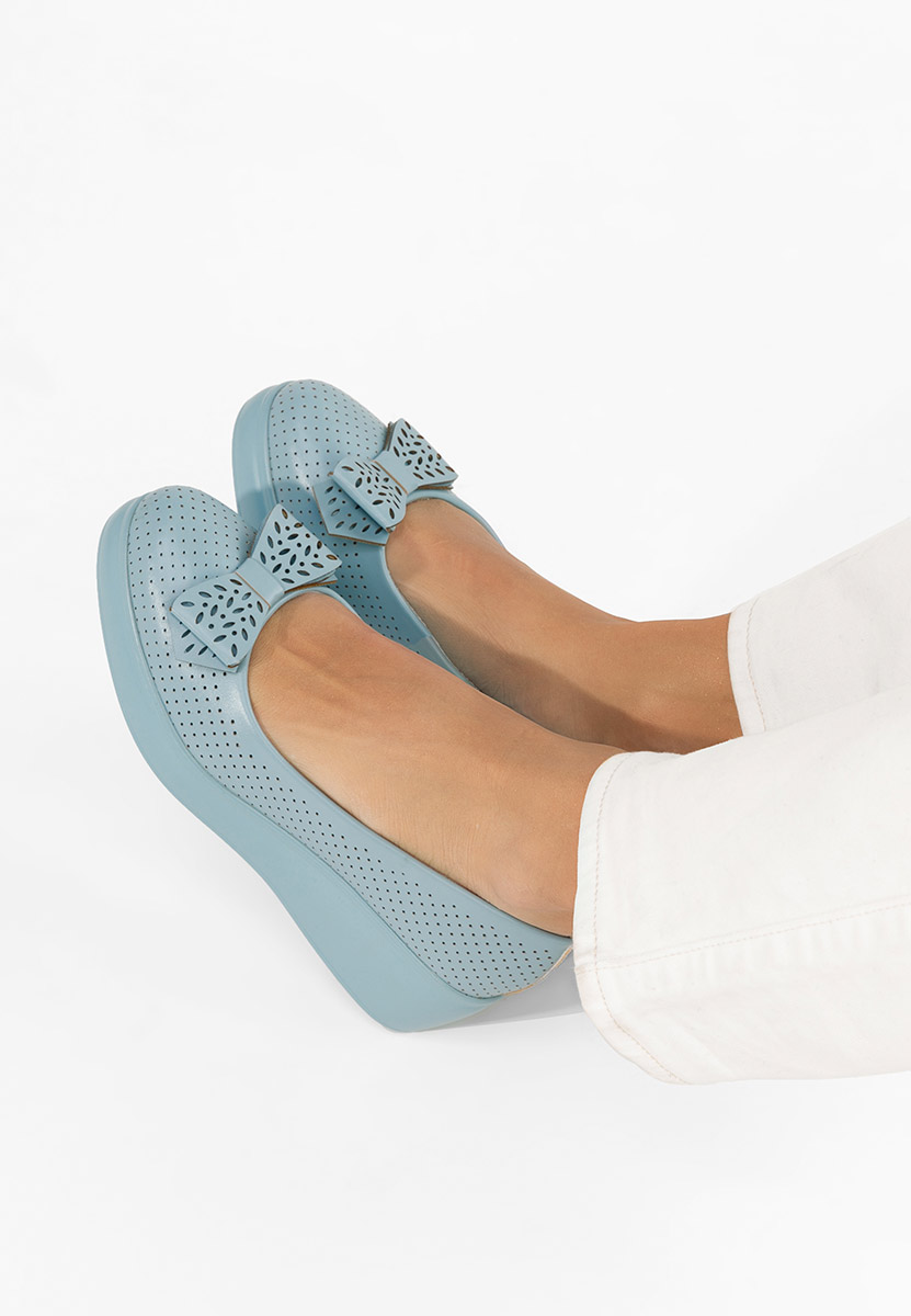 Niebieskie czółenka na platformie Latefa