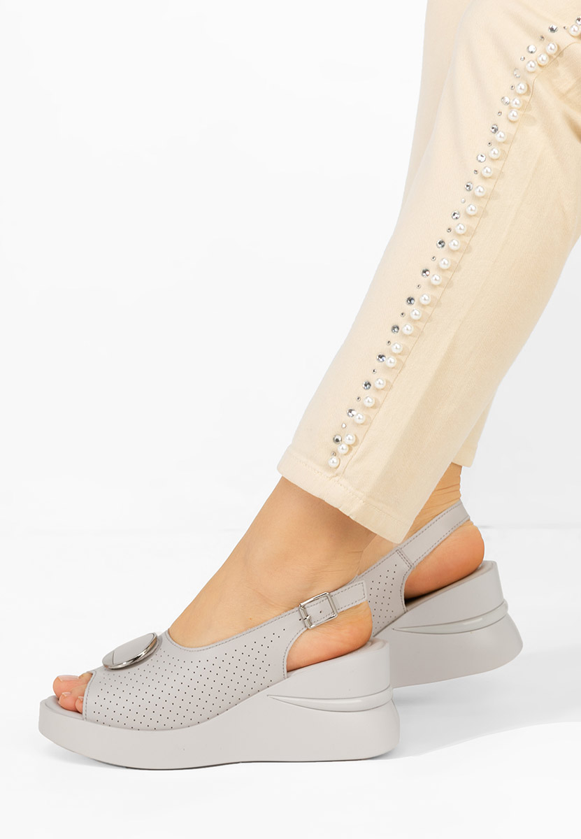 Szare sandały na koturnie skórzane Zinalia