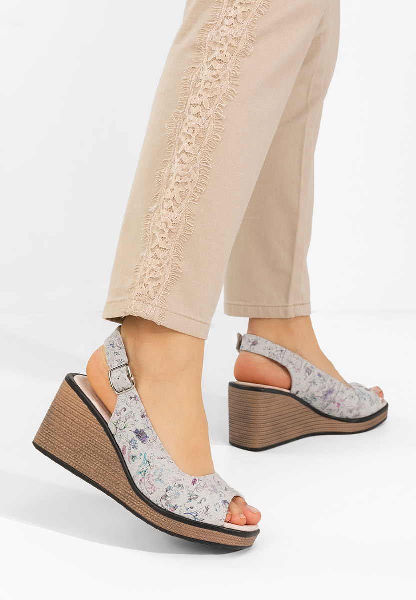 Szare sandały na koturnie skórzane Samiria