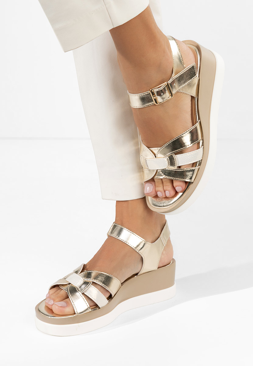 Złote sandały na koturnie Barkita
