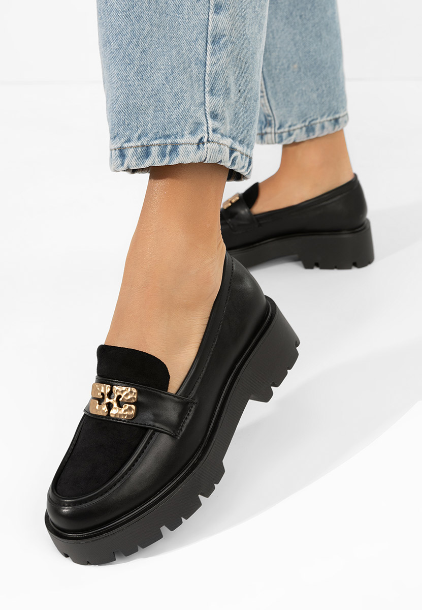 Czarne mokasyny na grubej podeszwie Karamela